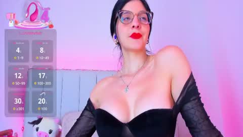 Carolina  online show from 06-18-26, 05:39
