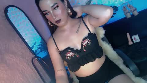 Snapshot of _caroline69 chatting on 02-14-25, 07:07 Caroline online show from 02-14-25, 07:07