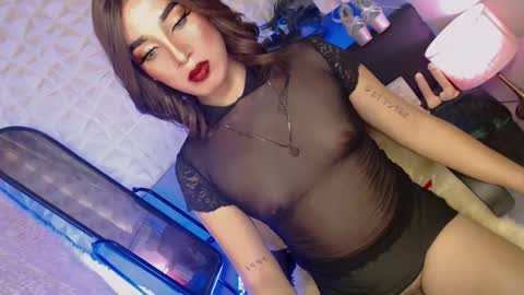 Snapshot of _caroline69 chatting on 02-24-25, 04:49 Caroline online show from 02-24-25, 04:49