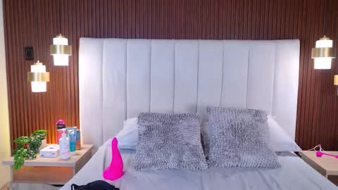 Snapshot of _cate_ chatting on 02-20-26, 08:42 _cate_ online show from 02-20-26, 08:42