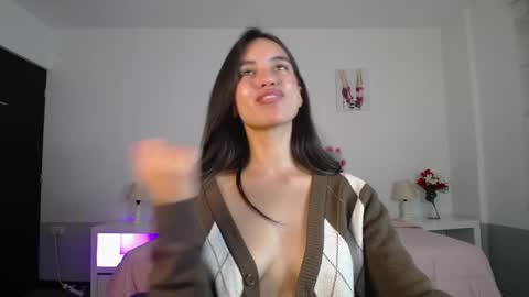 Snapshot of _charlotte_evans_2 chatting on 01-05-25, 07:38 Charlote online show from 01-05-25, 07:38