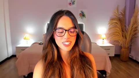 Snapshot of _charlotte_evans_2 chatting on 11-16-25, 02:22 Charlote online show from 11-16-25, 02:22