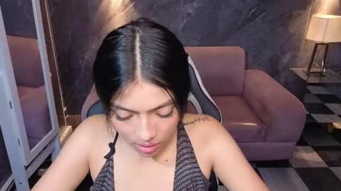 _charlottee_b online show from 06-04-26, 08:04