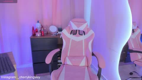 Snapshot of _cherrykingsley1 chatting on 02-25-25, 03:49 Cherrykingsley online show from 02-25-25, 03:49