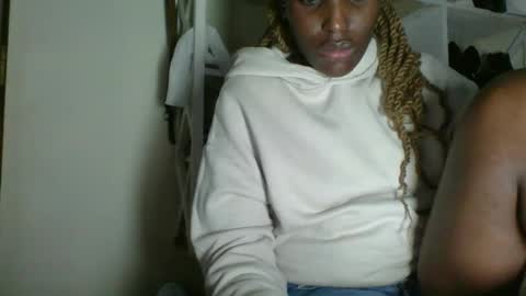 clara online show from 04-28-26, 06:46