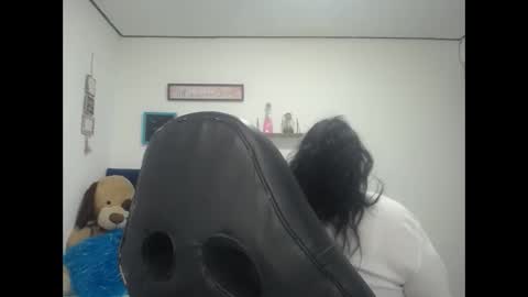 Snapshot of _cristal09 chatting on 09-11-25, 03:12 _cristal09 online show from 09-11-25, 03:12