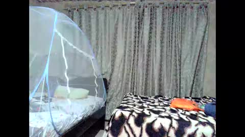 Snapshot of _cristal09 chatting on 10-13-25, 03:28 _cristal09 online show from 10-13-25, 03:28