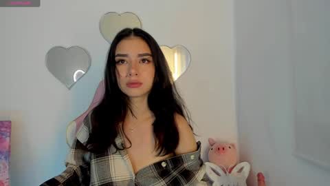 _cute_isabella_ online show from 01-11-25, 02:09