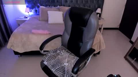 Snapshot of _daniela_hot_1 chatting on 09-24-25, 03:32 Dani online show from 09-24-25, 03:32