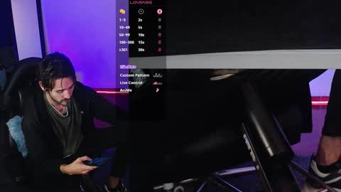 Snapshot of _delacruz911_ chatting on 11-05-25, 03:06 delacruz online show from 11-05-25, 03:06