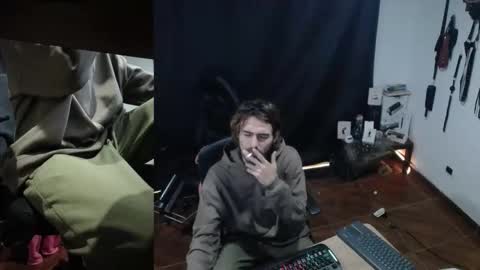 Snapshot of _delacruz911_ chatting on 03-08-26, 03:54 delacruz online show from 03-08-26, 03:54