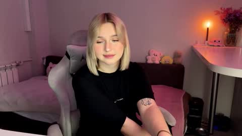 Snapshot of _dewpoint_ chatting on 11-01-25, 03:47 Ri online show from 11-01-25, 03:47