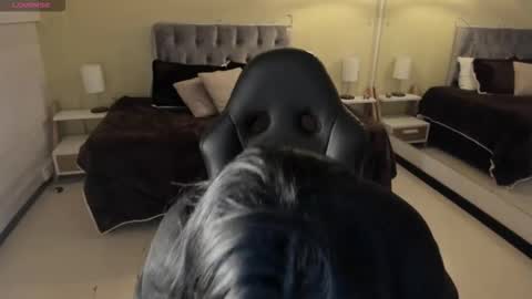 Dulcinea online show from 10-16-25, 03:46