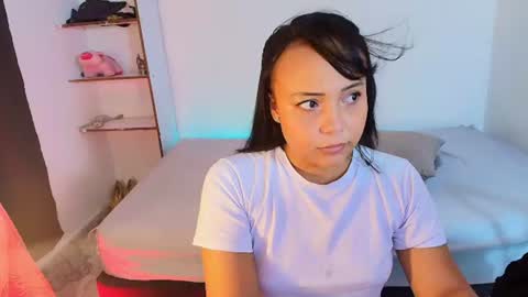 Snapshot of _eilish chatting on 06-14-26, 06:21 _eilish online show from 06-14-26, 06:21