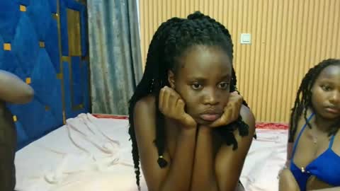 Snapshot of _elinah chatting on 11-26-25, 04:57 Elinah online show from 11-26-25, 04:57