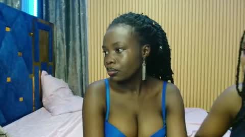 Snapshot of _elinah chatting on 11-27-25, 03:47 Elinah online show from 11-27-25, 03:47