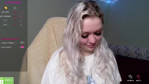 Snapshot of _elven_dreams__ chatting on 12-15-24, 06:37 chloue and Gretta online show from 12-15-24, 06:37