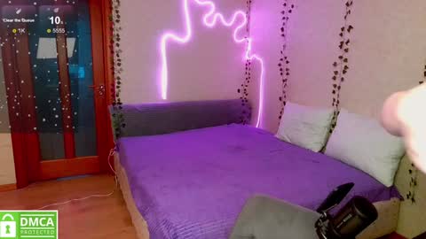 Snapshot of _elven_dreams__ chatting on 01-07-25, 07:59 chloue and Gretta online show from 01-07-25, 07:59