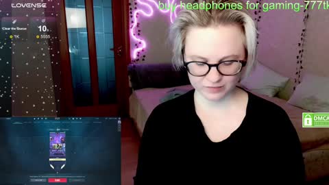 Snapshot of _elven_dreams__ chatting on 01-20-25, 06:21 chloue and Gretta online show from 01-20-25, 06:21