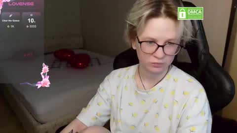 chloue and Gretta online show from 02-23-26, 08:33