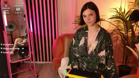 Emi online show from 06-05-26, 06:52