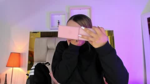 Isabella online show from 01-15-25, 12:04