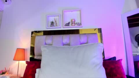 Isabella online show from 09-17-25, 12:07