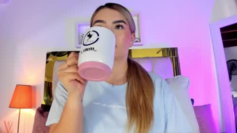 Isabella online show from 10-06-25, 12:02