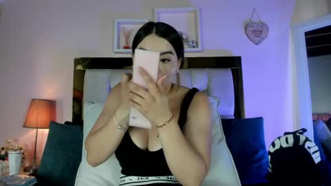 Isabella online show from 04-27-26, 12:03