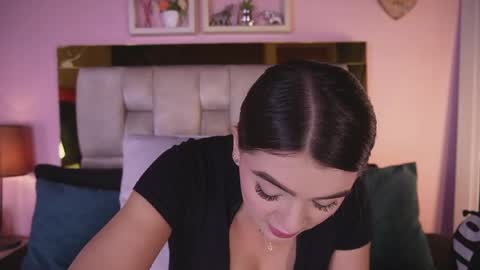 Isabella online show from 05-27-26, 12:02