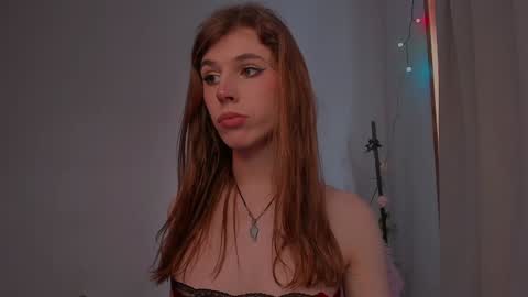 Snapshot of _eva_pleasure_ chatting on 12-31-24, 06:05 Eva online show from 12-31-24, 06:05