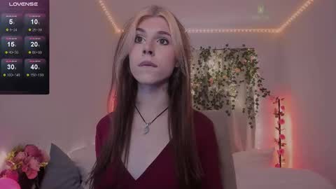 Snapshot of _eva_pleasure_ chatting on 09-17-25, 05:53 Eva online show from 09-17-25, 05:53