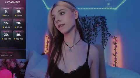 Snapshot of _eva_pleasure_ chatting on 10-09-25, 07:17 Eva online show from 10-09-25, 07:17