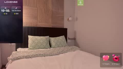 Snapshot of _eva_pleasure_ chatting on 11-24-25, 10:04 Eva online show from 11-24-25, 10:04