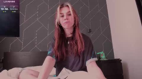 Snapshot of _eva_pleasure_ chatting on 01-13-26, 06:18 Eva online show from 01-13-26, 06:18