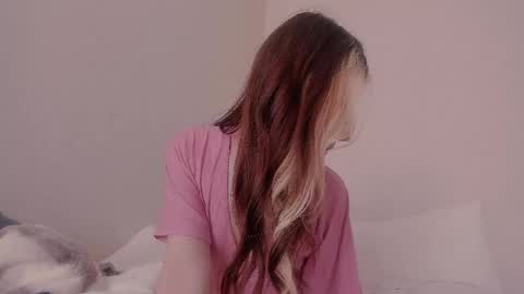 Snapshot of _eva_pleasure_ chatting on 05-17-26, 09:06 Eva online show from 05-17-26, 09:06