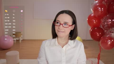 Essie  online show from 09-22-25, 06:21