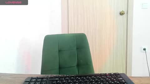 Snapshot of _feralberry__ chatting on 02-03-25, 10:36 Alis online show from 02-03-25, 10:36