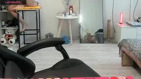 Snapshot of _feralberry__ chatting on 11-07-25, 08:03 Alis online show from 11-07-25, 08:03