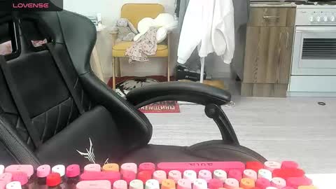 Snapshot of _feralberry__ chatting on 02-13-26, 08:43 Alis online show from 02-13-26, 08:43