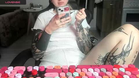 Snapshot of _feralberry__ chatting on 03-01-26, 02:57 Alis online show from 03-01-26, 02:57