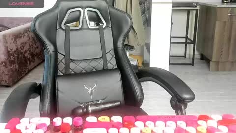 Snapshot of _feralberry__ chatting on 03-11-26, 07:58 Alis online show from 03-11-26, 07:58