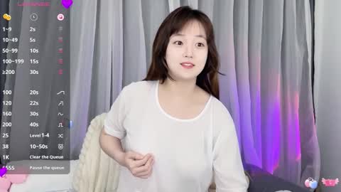 Flipped online show from 10-22-25, 01:06