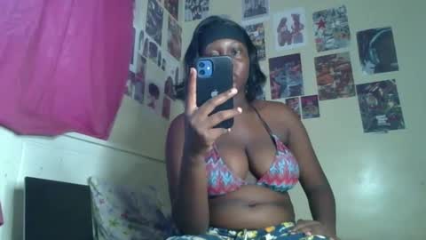 Snapshot of _flirtyfever chatting on 04-04-26, 06:00 Fever online show from 04-04-26, 06:00