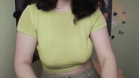 Snapshot of _foxy_lady chatting on 04-30-26, 07:04 Alice online show from 04-30-26, 07:04