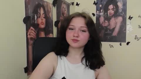 Snapshot of _foxy_lady chatting on 05-06-26, 06:30 Alice online show from 05-06-26, 06:30