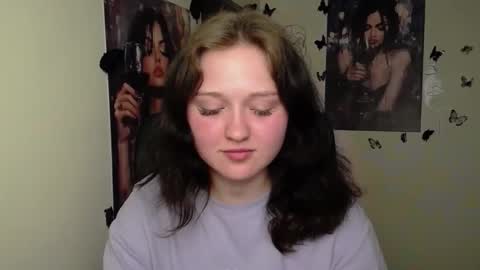 Snapshot of _foxy_lady chatting on 05-11-26, 06:16 Alice online show from 05-11-26, 06:16