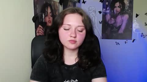 Snapshot of _foxy_lady chatting on 05-27-26, 06:16 Alice online show from 05-27-26, 06:16
