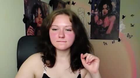 Snapshot of _foxy_lady chatting on 06-05-26, 06:52 Alice online show from 06-05-26, 06:52