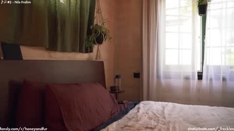 Snapshot of _freckles chatting on 02-03-25, 10:11 Jacqui Queen goddess motorcycle mozzarella Jaq next livestream see bio online show from 02-03-25, 10:11